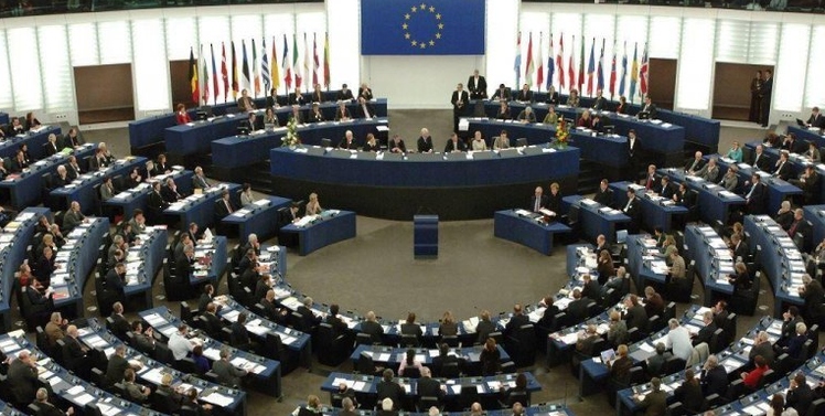 المفوضية الأوروبية تدرس تجميد دفع 7,5 مليارات يورو إلى المجر