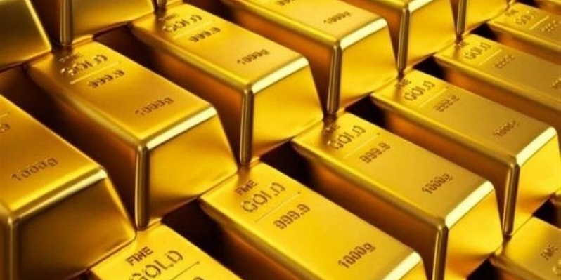 أسعار الذهب تتراجع بضغط من رهانات الرفع الحاد لأسعار الفائدة