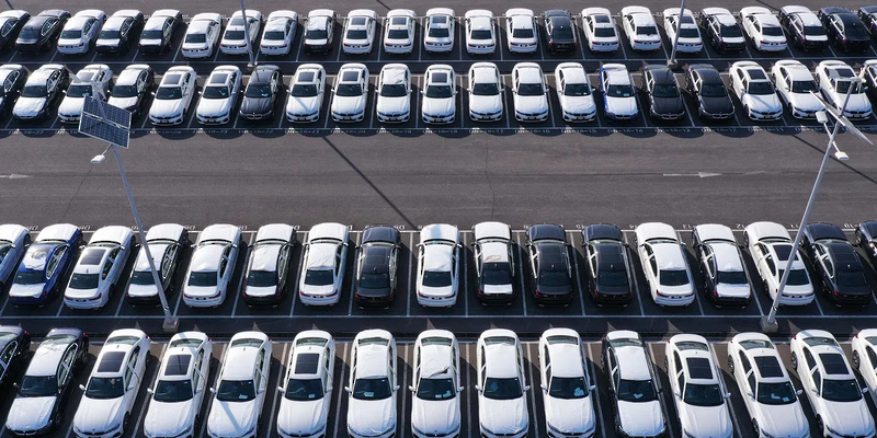 ارتفاع مبيعات المركبات الجديدة في أوروبا للمرة الأولى منذ 13 شهرًا