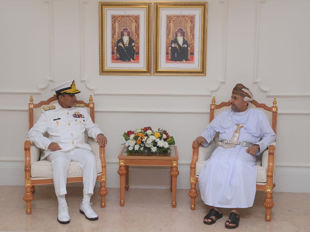 الأمين العام بوزارة الدفاع يستقبل مسؤولًا عسكريًّا باكستانيًّا