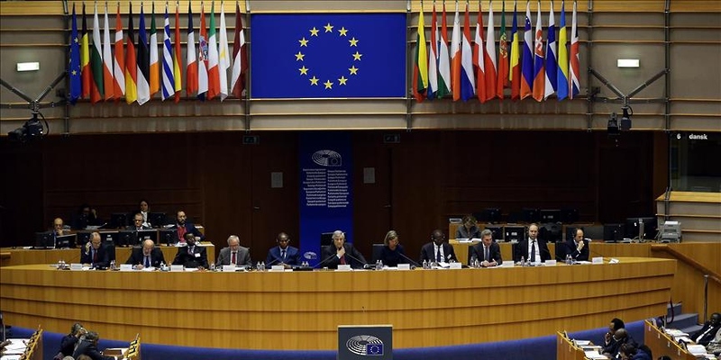 المفوضية الأوروبية تعلن جمع 140 مليار يورو للتخفيف من آثار تكاليف المعيشة