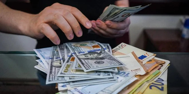 انخفاض اليورو مع ترقب بيانات التضخم