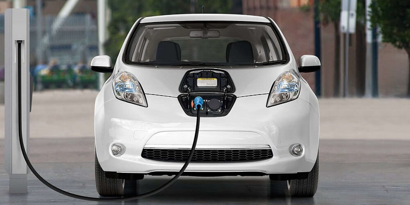 وزير المالية الفرنسي يحث الاتحاد الأوروبي لدعم المركبات الكهربائية