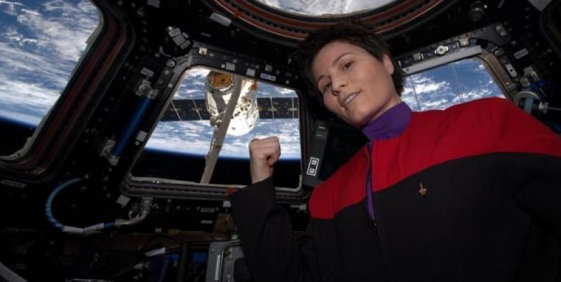 سامانتا كريستوفوريتي أول رائدة فضاء أوروبية تقود محطة الفضاء الدولية