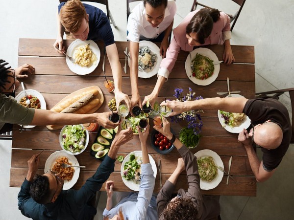 New survey says families who eat together are less stressed