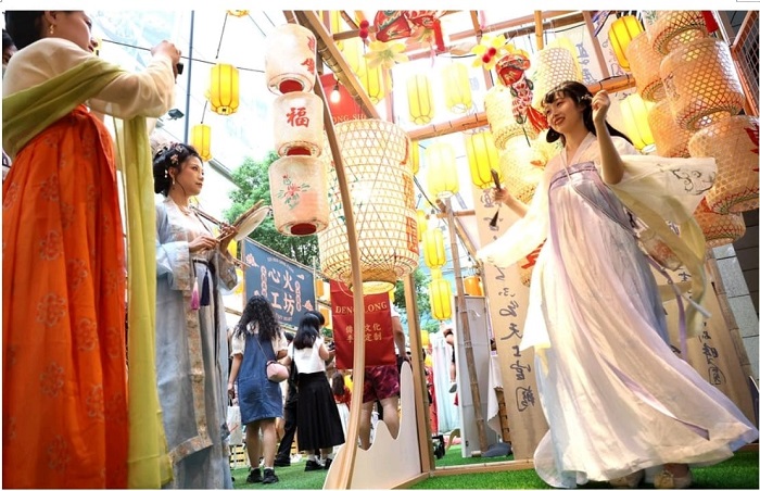 Food, attire, travel — a decade of changes in China