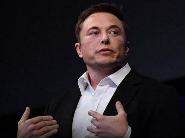 “Bird is freed” tweets Elon Musk, will reverse ‘life bans’