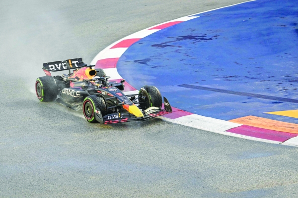 Verstappen seethes after Singapore fuel blunder