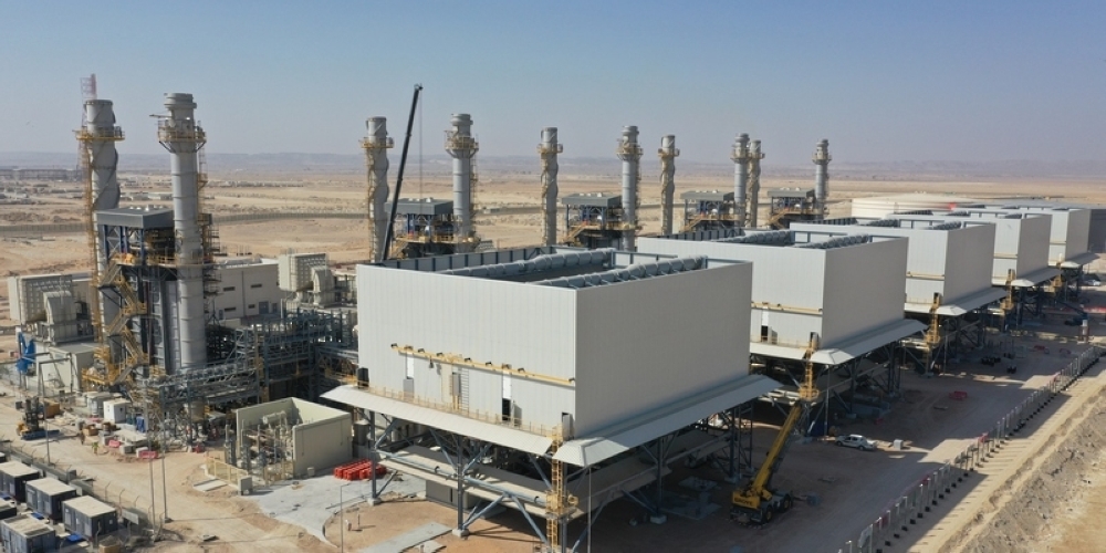 تشغيل المحطة المتكاملة للكهرباء والمياه بالمنطقة الاقتصادية الخاصة بالدقم