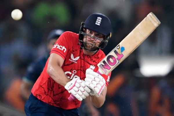 Malan, Woakes star in England's T20I series win over Pakistan