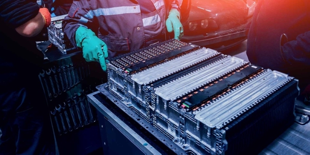 جهاز الاستثمار يستثمر في شركة «جروب 14» الأمريكية في مواد البطاريات