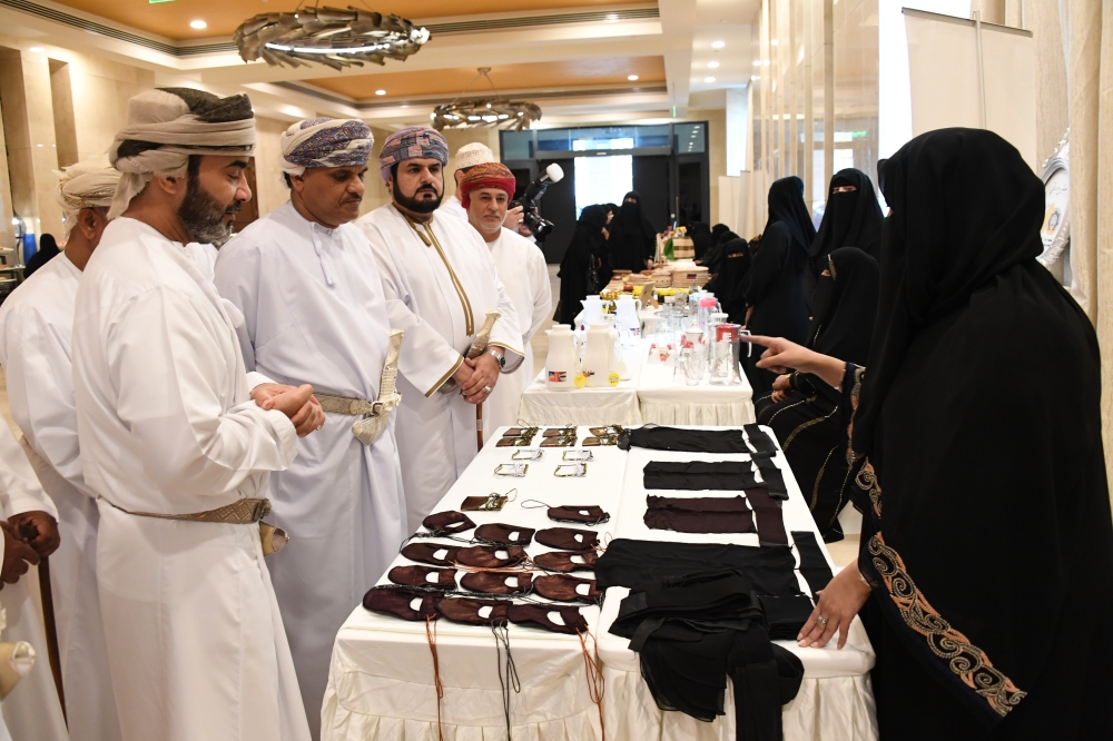 ندوة «شراكة وتمكين» تناقش التجارب الناجحة للأسر المنتجة وتحفيز للأعمال المنزلية