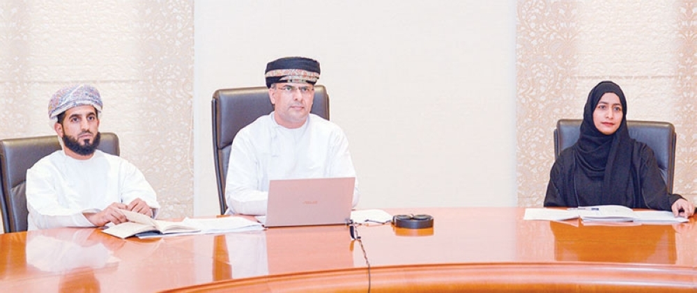 مناقشة الإدارة السليمة للمواد الكيميائية والمخلفات الخطرة