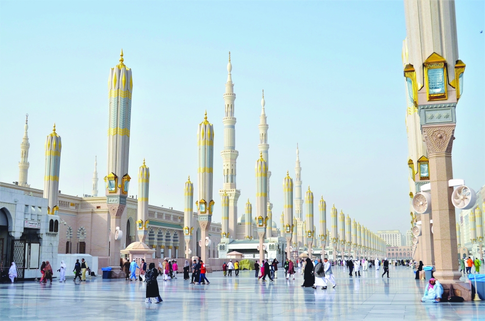 شذرات من المبشرات بمولد الرسول الكريم وبعثته