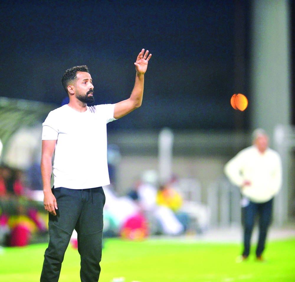 مدرب الاتحاد: نهدف للبقاء في دوري عمانتل.. وتأثرنا بالإعداد الضعيف