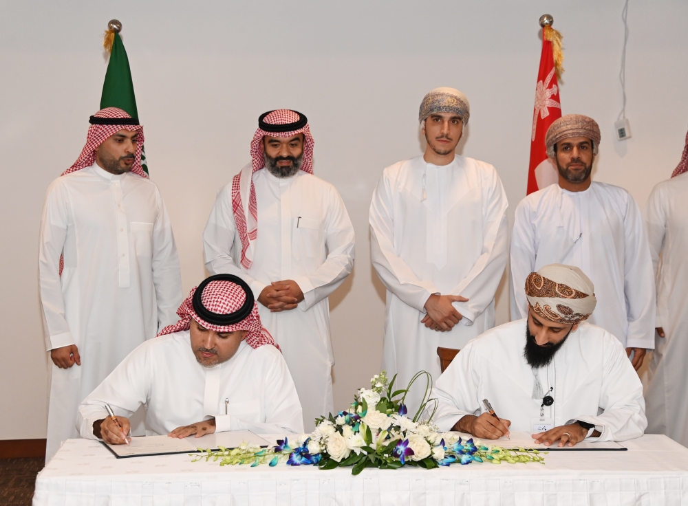 الوفد السعودي يطلع على تجارب سلطنة عمان في قطاع الاتصالات وتقنية المعلومات