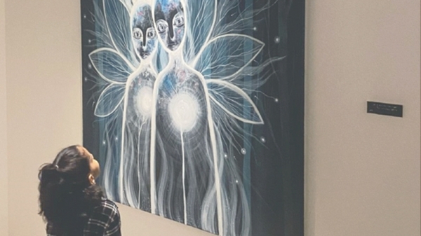 Omani artist explores harmony between light and darkness