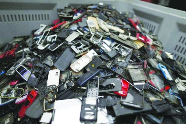 5.3 billion cell phones to become waste in 2022