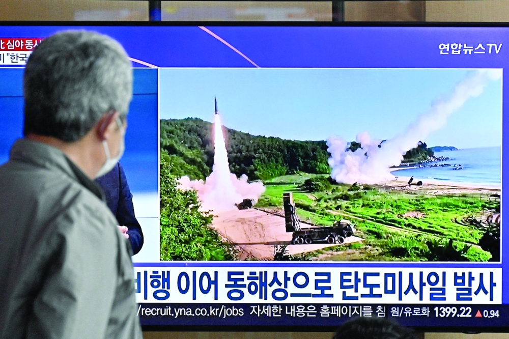 سول: القصف ينتهك الاتفاقية بين الكوريتين
كوريا الشمالية تطلق صاروخا بالستياً آخر بإتجاه البحر
