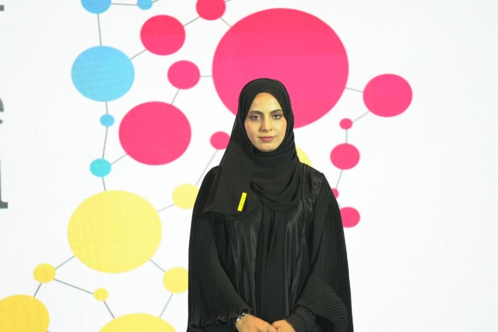 بعد تتويجها بجائزة “نجوم العلوم”.. سمية السيابية: أشعر بالفخر.. وأهدي الإنجاز لعمان