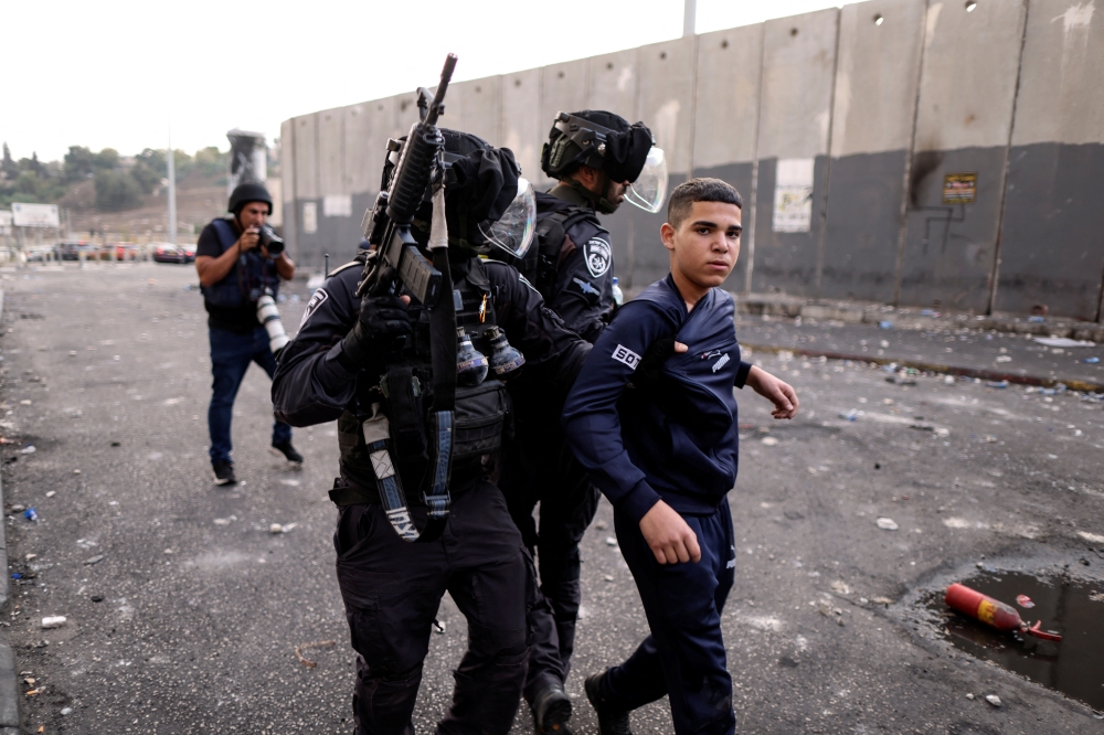 نادي الأسير: الاحتلال اعتقل 5300 فلسطيني منذ بداية العام الجاري