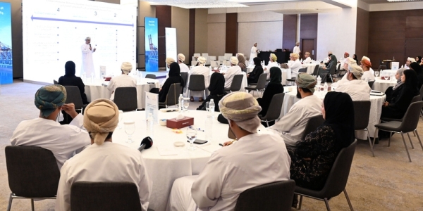 Seminar held on alignment of government units media messages with Oman Vision 2040