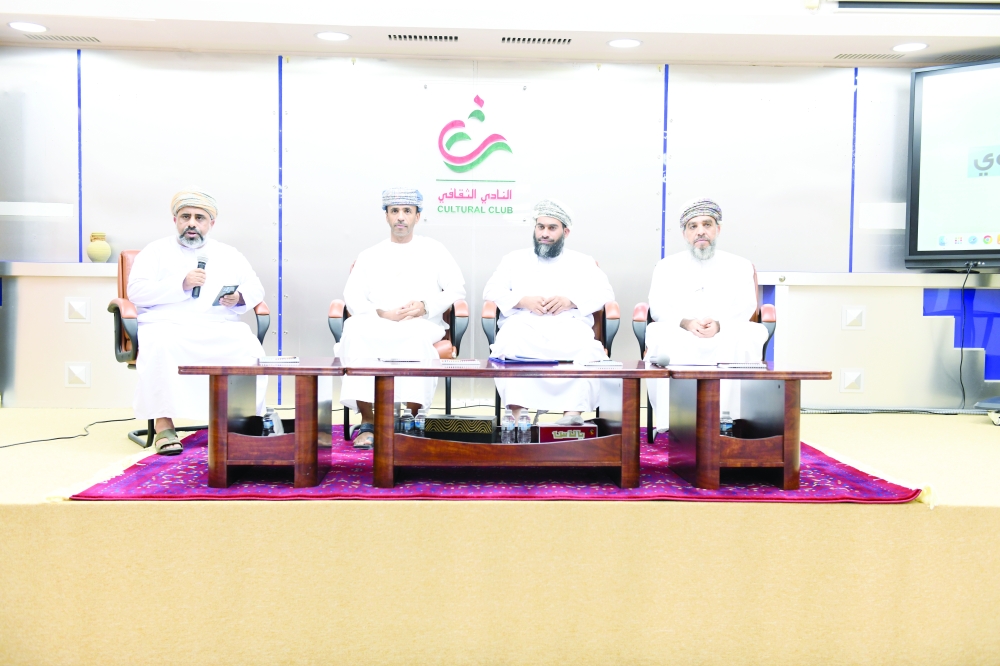 باحثون : ضرورة الإسراع في توثيق وجمع الرواية الشفوية قبل فقدانها