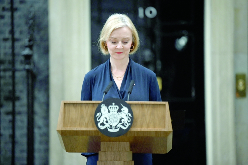 بعد 6 أسابيع على توليها المنصب
ليز تراس تعلن استقالتها من رئاسة الحكومة البريطانية
