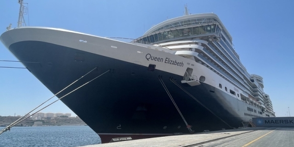 Port of Salalah receives Queen Elizabeth