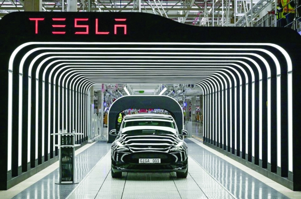 Carmakers to double spending on EVs to $1.2 trillion