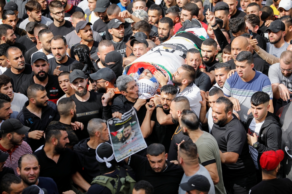 إستشهاد ناشط فلسطيني في انفجار عبوة ناسفة بالضفة الغربية المحتلة