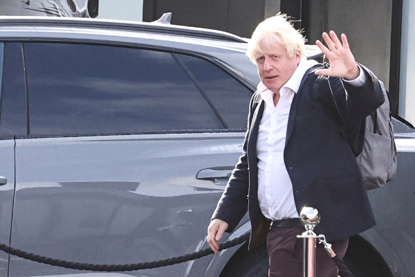 Boris Johnson drops bid to return as PM