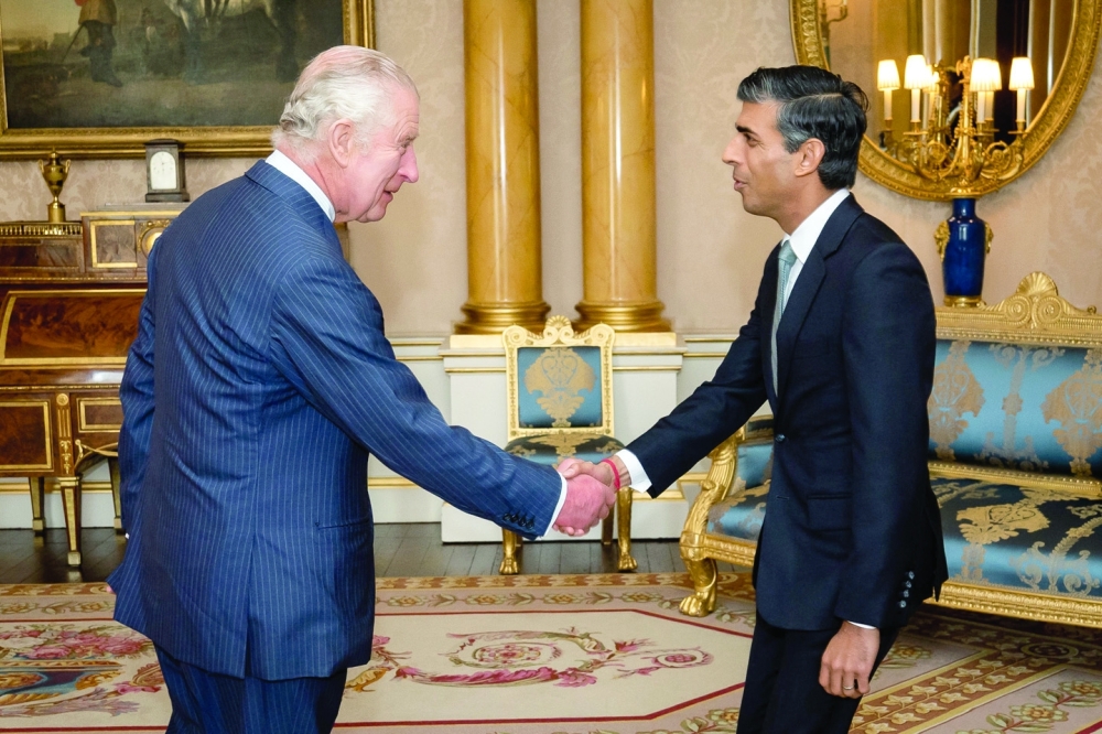 الملك شارلز عينه كثاني رئيس لوزراء بريطانيا في عهده
سوناك : “قرارات صعبة” لتصحيح “الأخطاء” واستعادة الثقة