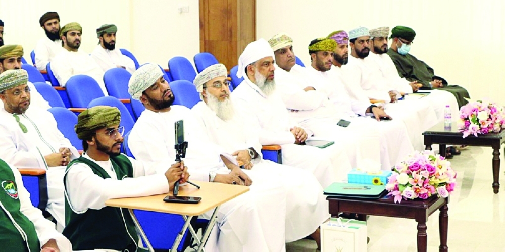 «إدارة أموال الزكاة بين الواقع والمأمول» في ندوة بصلالة