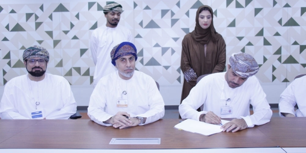 “النقل والاتصالات وتقنية المعلومات” توقع على اتفاقية مشاركة في تنفيذ مشروع تمويل سلاسل الإمداد