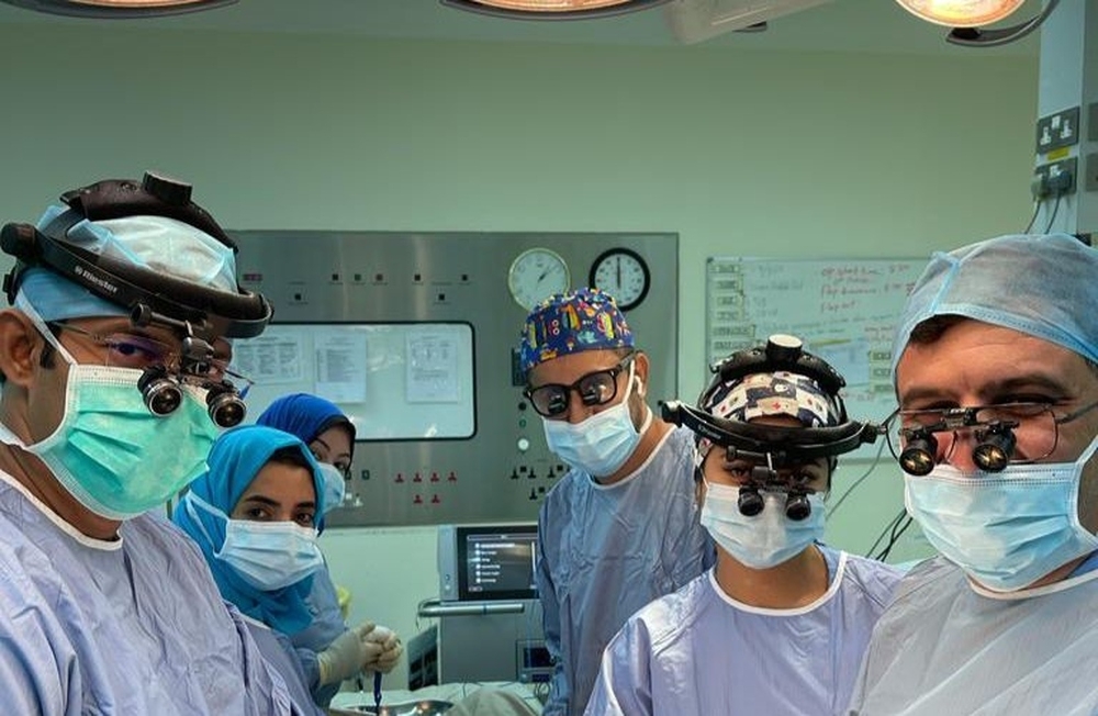 الأولى من نوعها في سلطنة عُمان.. إجراء عملية ترميم لمريضة مصابة بسرطان الثدي