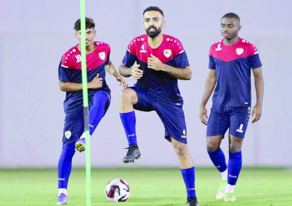 الأحمر الأولمبي يكثف وتيرة تدريباته اليومية تحضيرًا لبطولة غرب آسيا