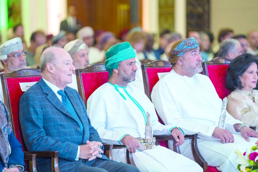 ندوة تناقش «الاستخدام التكيّفي والتأثير الاجتماعي» في سياق سلطنة عمان