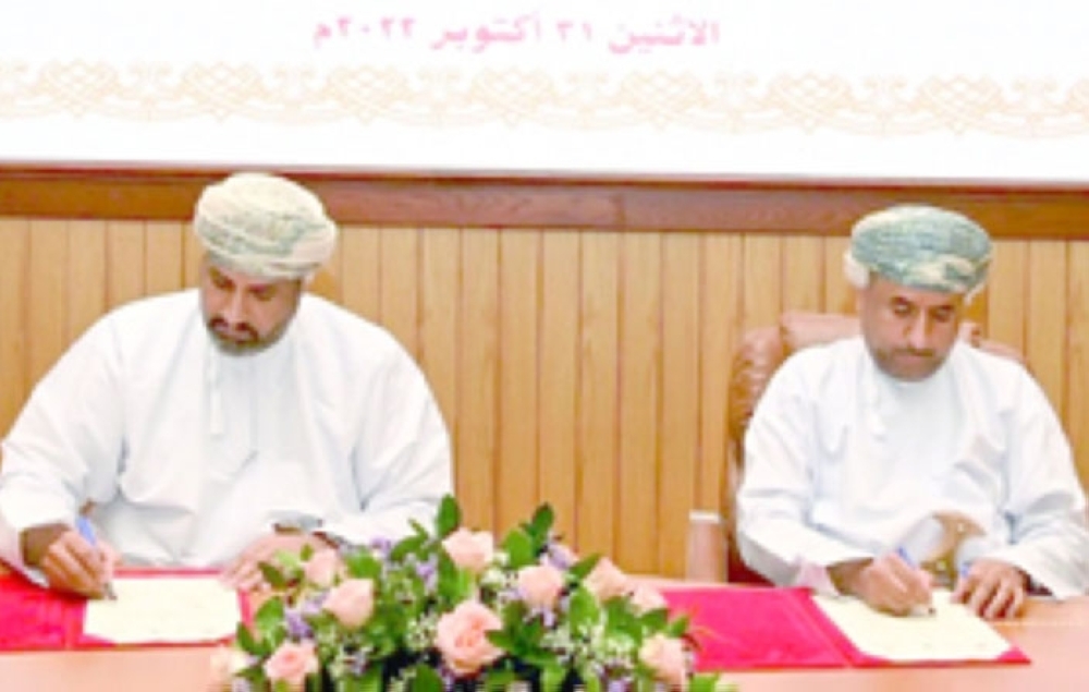 اتفاقية تعاون لتدريب المواطنين على رأس العمل في “الدفاع”