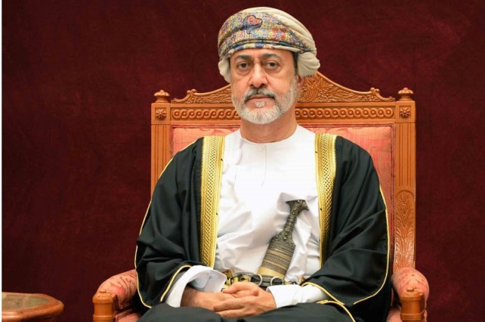 جلالة السلطان المعظم يعود إلى أرض الوطن