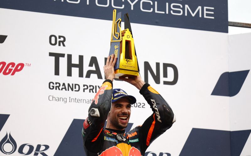 أوليفيرا يفوز بسباق تايلاند للدراجات النارية