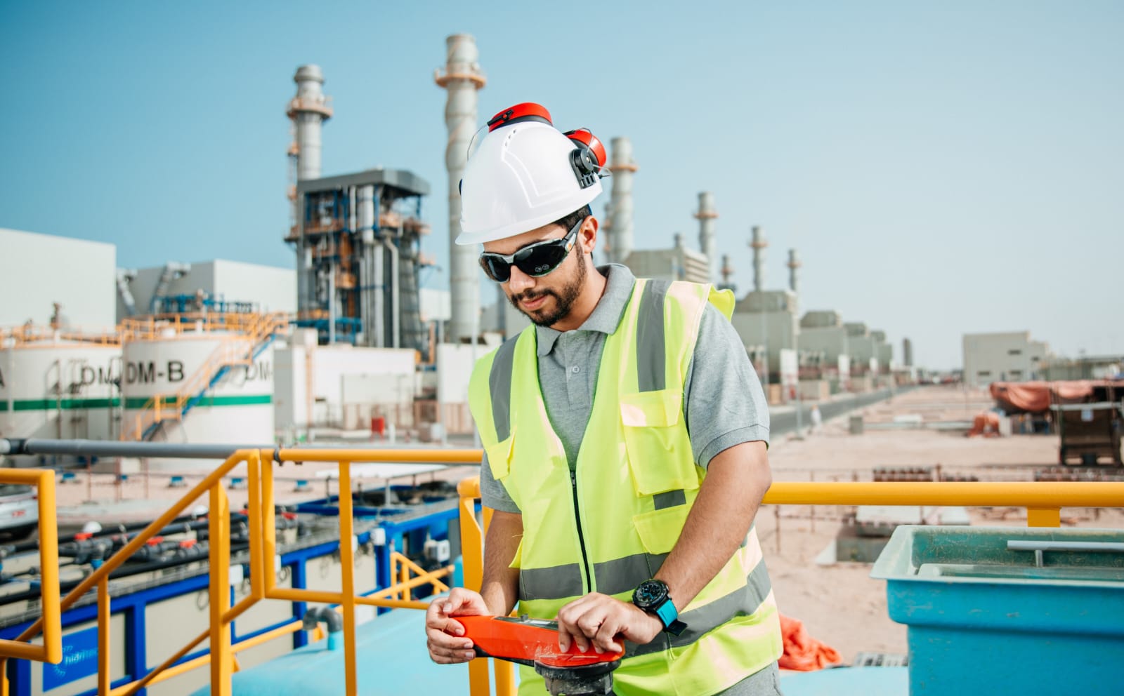 تشغيل المحطة المتكاملة للكهرباء والمياه بالمنطقة الاقتصادية الخاصة بالدقم ￼