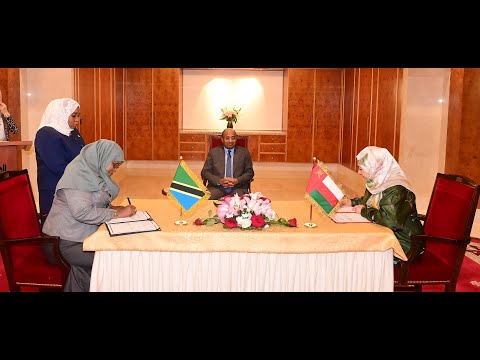 سلطنة عُمان و زنجبار توقعان 3 مذكرات تفاهم وبرنامج تنفيذي في مختلف المجالات.