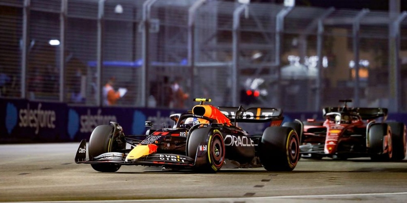 بيريز يفوز بسباق جائزة سنغافورة الكبرى لسباقات فورمولا 1