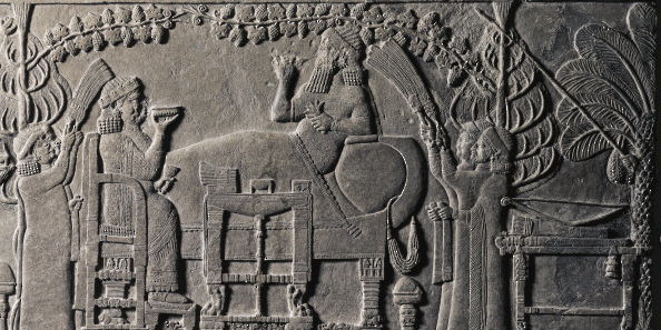العراق يعلن اكتشاف ثماني منحوتات جدارية آشورية 1 العراق يعلن اكتشاف ثماني منحوتات جدارية آشورية