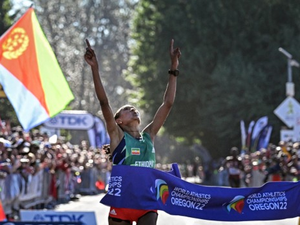 الإثيوبية يهوالاو تفوز بماراثون لندن