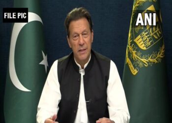 Imran Khan injured in firing incident during Haqeeqi March