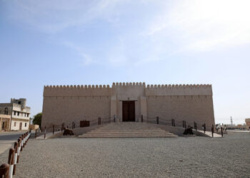 We Love Oman: Wadi Hibi and Khabourah Castle showcase the varied nature and historic culture