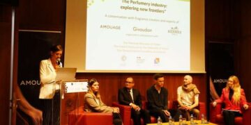 National Museum holds panel discussion on perfume industry
