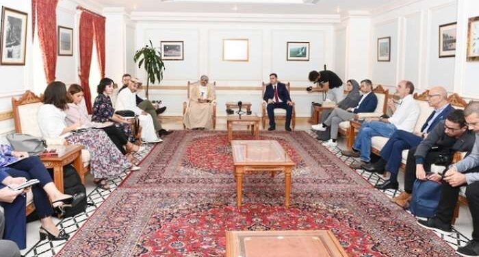 Oman’s Information Minister receives European journalists, media persons